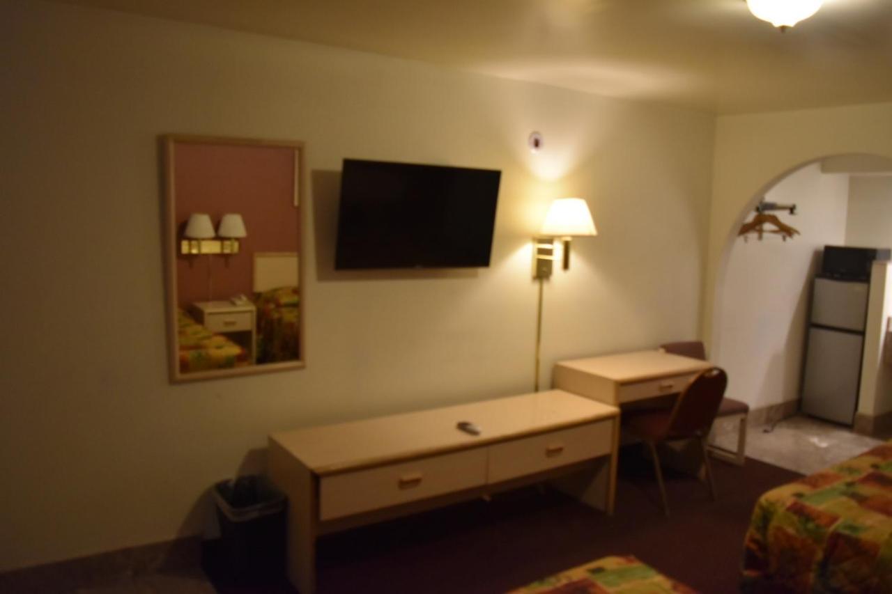 Travelodge By Wyndham פרמינגטון מראה חיצוני תמונה